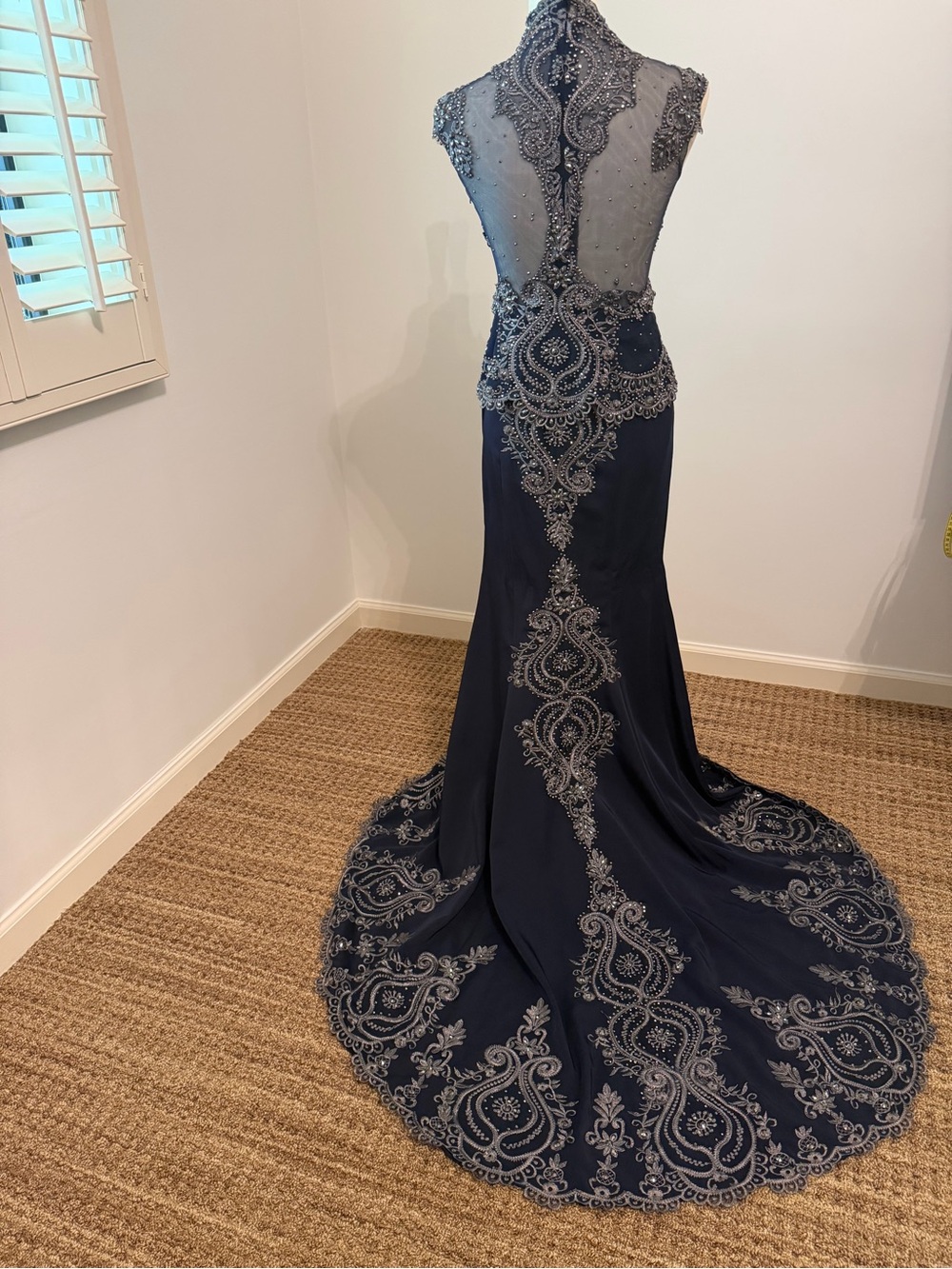 Red Carpet Navy Embroidered Evening Gown Elizabeth K size small